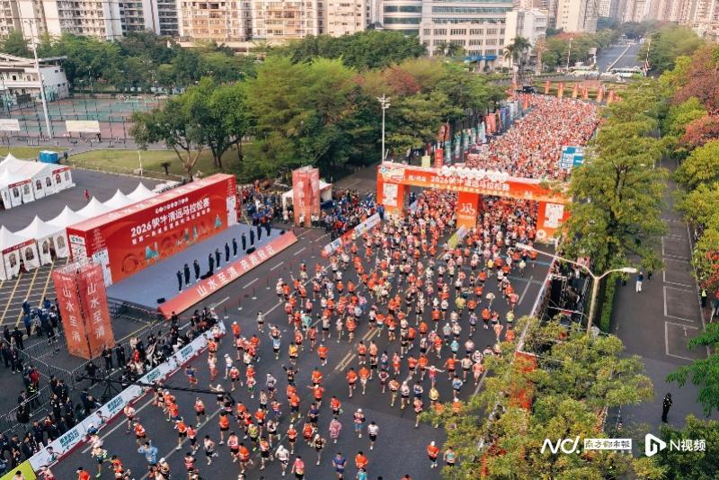 hth华体育官网-2万名跑友燃动全城，清远马拉松赛规模创历史新高